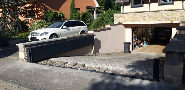 aqualock-portal-nach-innen-offnend-geoffnet-768x373